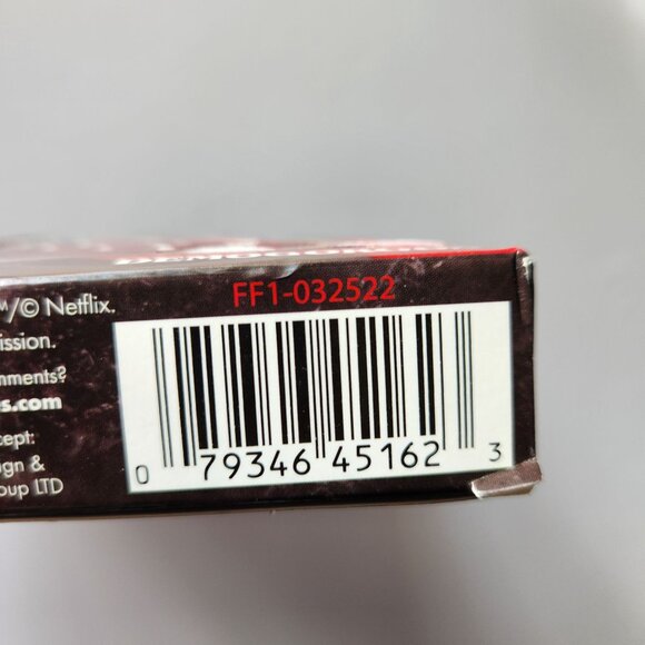 Netflix Stranger Things Demogorgon Pop It! Bubble Popping Game For Ages 3-10 - Picture 7 of 8